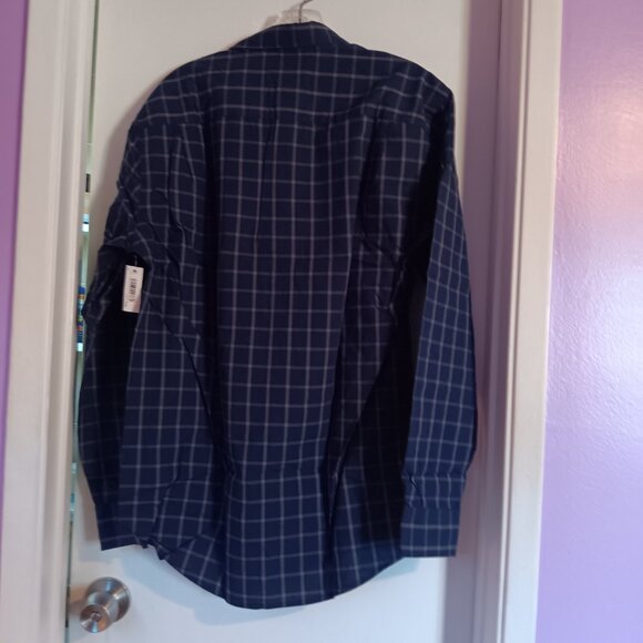 Amazon Essentials Long Sleeve Regular Fit Casual Poplin Shirt Medium NWT - Picture 3 of 5